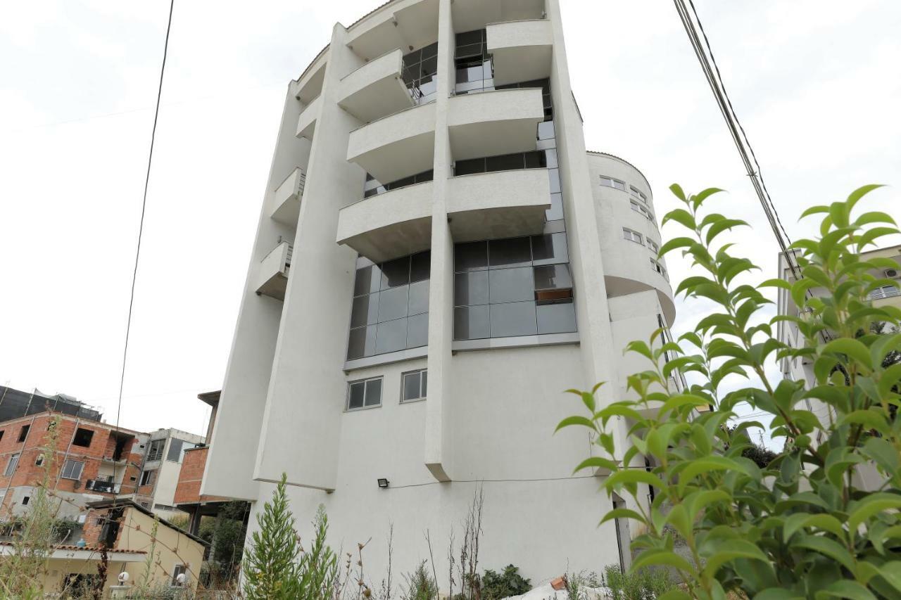 Hotel Gjuta ติรานา ภายนอก รูปภาพ