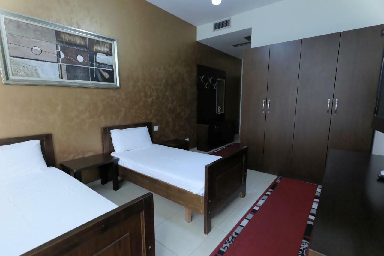 Hotel Gjuta ติรานา ภายนอก รูปภาพ